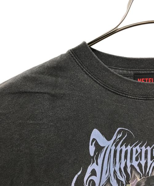 JUN（ジュン）JUN (ジュン) NETFLIX (ネットフリックス) 「地面師たち」Original Graphic SS T-Shirt グレー サイズ:Lの古着・服飾アイテム