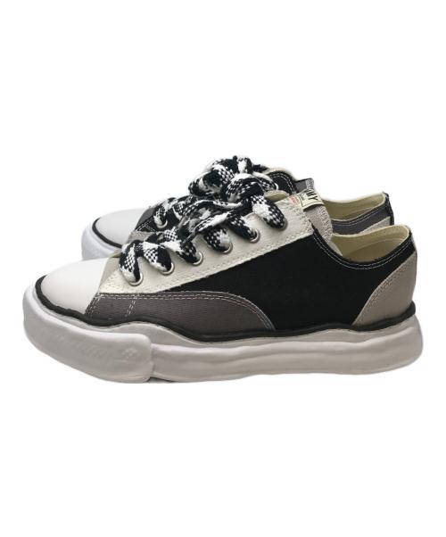 Maison MIHARA YASUHIRO（メゾン ミハラ ヤスヒロ）Maison MIHARA YASUHIRO (メゾン ミハラ ヤスヒロ) original sole multi color canvas lowcut sneaker ブラック×ホワイト サイズ:8.5の古着・服飾アイテム