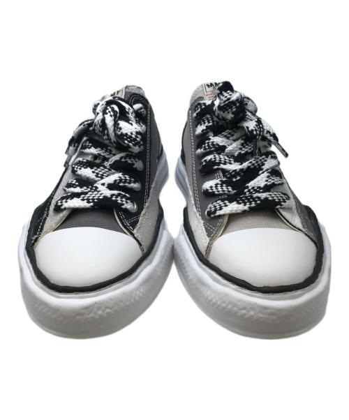 Maison MIHARA YASUHIRO（メゾン ミハラ ヤスヒロ）Maison MIHARA YASUHIRO (メゾン ミハラ ヤスヒロ) original sole multi color canvas lowcut sneaker ブラック×ホワイト サイズ:8.5の古着・服飾アイテム
