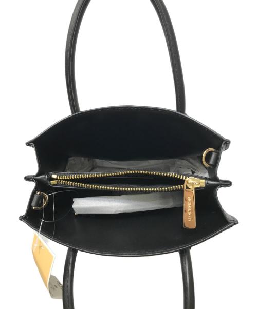 MICHAEL KORS（マイケル・コース）MICHAEL KORS (マイケルコース) MERCER MD MESSENGER 2WAYバッグ ベージュ×ブラック 未使用品の古着・服飾アイテム