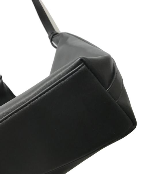 ROH SEOUL（ローソウル）ROH SEOUL (ローソウル) pulpy hobo bag ブラックの古着・服飾アイテム