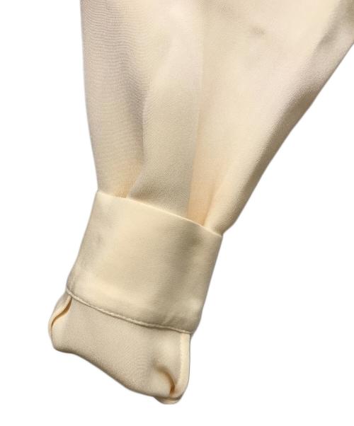 LORO PIANA（ロロピアーナ）LORO PIANA (ロロピアーナ) CREW NECK LONG SLEEVE WHITE BLOUSE ベージュ サイズ:Sの古着・服飾アイテム