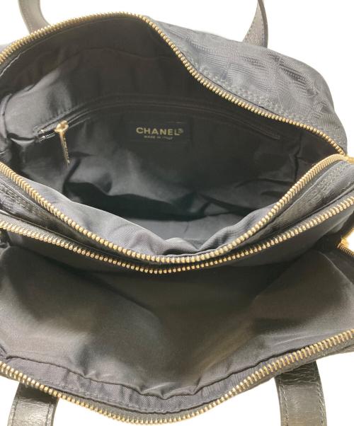 CHANEL（シャネル）CHANEL (シャネル) ナイロンハンドバッグ ブラックの古着・服飾アイテム