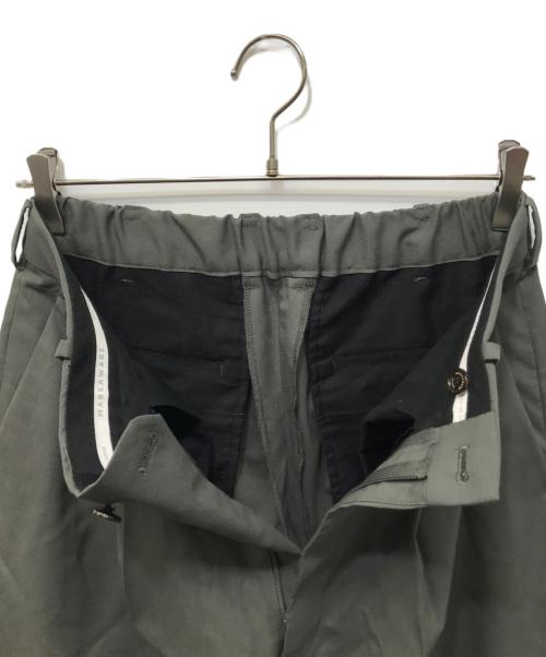 MARKAWARE（マーカウェア）MARKAWARE (マーカウェア) CLASSIC FIT DOUBLE PLEATED TROUSERS グリーン サイズ:1の古着・服飾アイテム