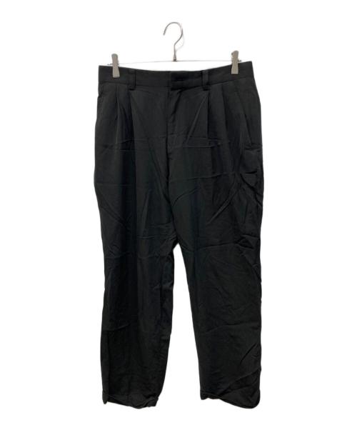 ISSEY MIYAKE（イッセイミヤケ）ISSEY MIYAKE (イッセイミヤケ) 2タックテーパードパンツ ブラック サイズ:Lの古着・服飾アイテム