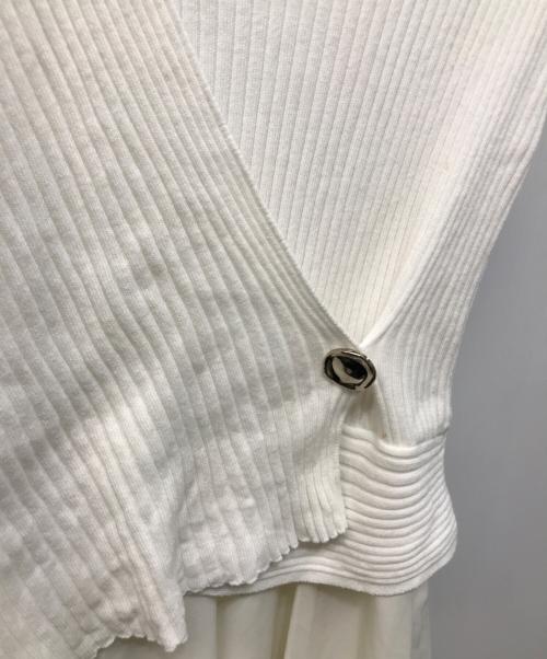 FRAY ID（フレイ アイディー）FRAY ID (フレイ アイディー) メタルブローチリブニットコンビフレアワンピース ホワイトの古着・服飾アイテム