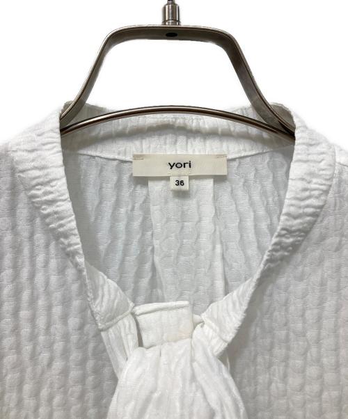 YORI（ヨリ）yori (ヨリ) フクレリボンブラウス ホワイト サイズ:36の古着・服飾アイテム