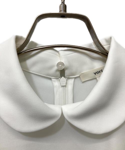 YORI（ヨリ）YORI (ヨリ) ダブルクロス丸襟カラーブラウス ホワイト サイズ:Freeの古着・服飾アイテム