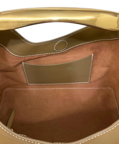 elleme（エレメ）elleme (エレメ) Boomerang レザーバッグ ベージュの古着・服飾アイテム