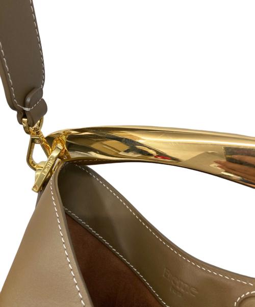 elleme（エレメ）elleme (エレメ) Boomerang レザーバッグ ベージュの古着・服飾アイテム