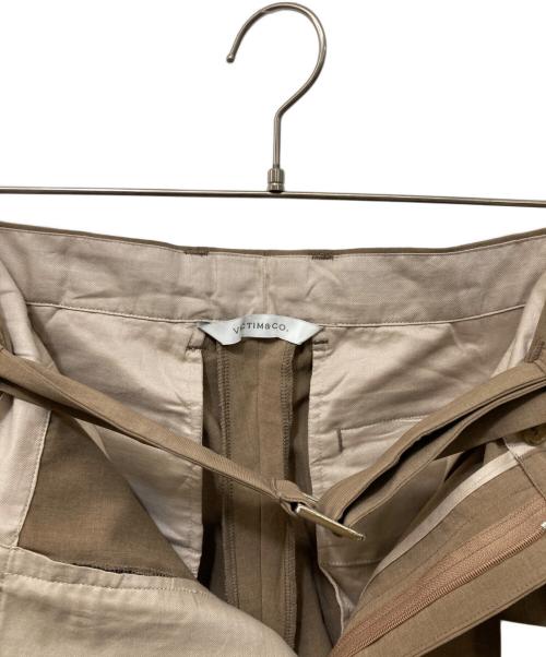 VICTIM（ヴィクティム）VICTIM (ヴィクティム) 2-TUCK SLACKS ブラウン サイズ:3 未使用品の古着・服飾アイテム
