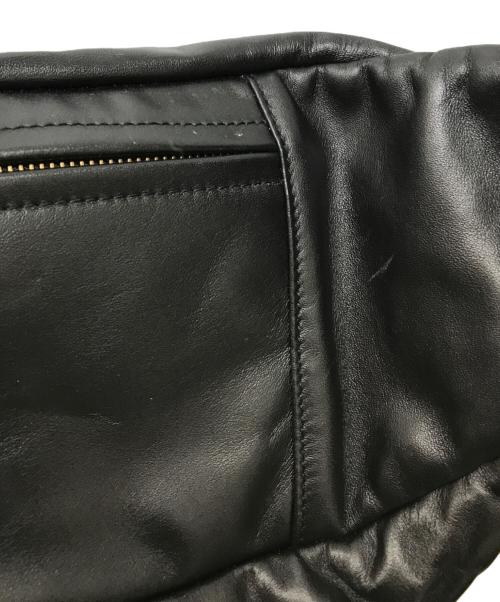 Schott（ショット）Schott (ショット) パデットレザーボディーバッグ ブラックの古着・服飾アイテム