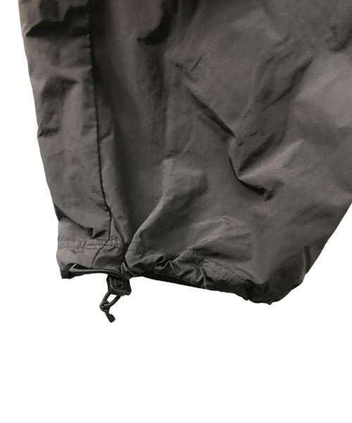 meanswhile（ミーンズワイル）meanswhile (ミーンズワイル) テックリップストップイージースラックス ブラック サイズ:4の古着・服飾アイテム