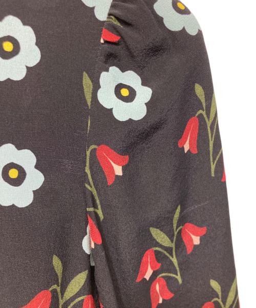 RED VALENTINO（レッドヴァレンティノ）RED VALENTINO (レッドヴァレンティノ) 総柄シルクワンピース ブラック サイズ:40の古着・服飾アイテム