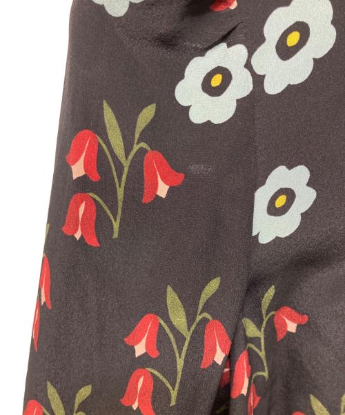 RED VALENTINO（レッドヴァレンティノ）RED VALENTINO (レッドヴァレンティノ) 総柄シルクワンピース ブラック サイズ:40の古着・服飾アイテム