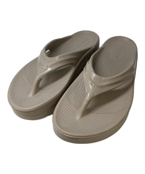 OOFOS（ウーフォス）OOFOS (ウーフォス) OOmega リカバリーサンダル ベージュ サイズ:38の古着・服飾アイテム