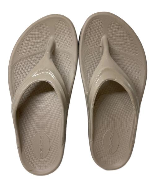 OOFOS（ウーフォス）OOFOS (ウーフォス) OOmega リカバリーサンダル ベージュ サイズ:38の古着・服飾アイテム