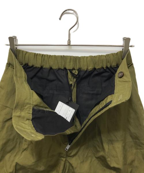 HEVO（イーヴォ）Hevo (イーヴォ) コットンメタルハーフパンツ カーキ サイズ:XS 未使用品の古着・服飾アイテム