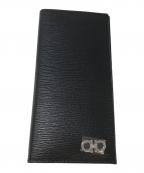 Ferragamoフェラガモ）の古着「ガンチーニ ロングウォレット」｜ブラック