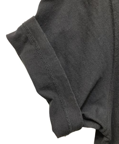 BlackEyePatch（ブラックアイパッチ）BlackEyePatch (ブラックアイパッチ) Kisses On OG Label Tee ブラック サイズ:XLの古着・服飾アイテム