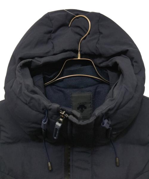 DESCENTE ALLTERRAIN（デザイント オルテライン）DESCENTE ALLTERRAIN (デザイント オルテライン) Vertical ロングダウンジャケット ネイビー サイズ:Mの古着・服飾アイテム