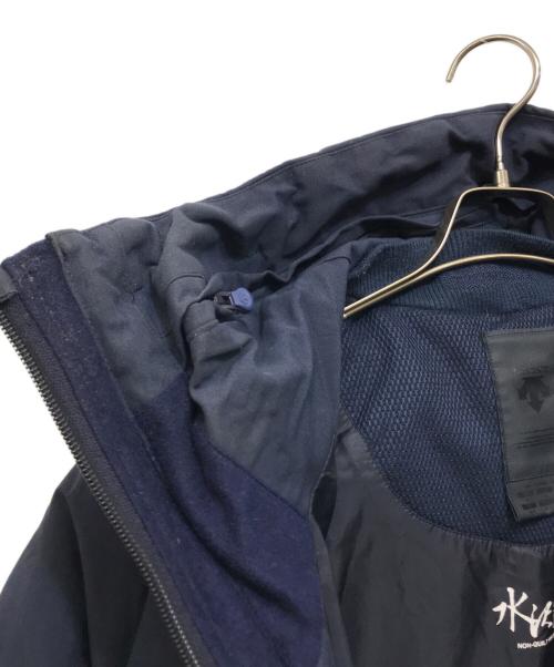 DESCENTE ALLTERRAIN（デザイント オルテライン）DESCENTE ALLTERRAIN (デザイント オルテライン) Vertical ロングダウンジャケット ネイビー サイズ:Mの古着・服飾アイテム