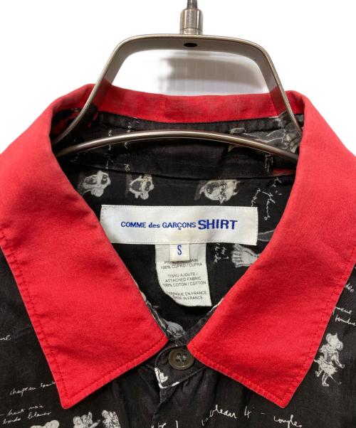 COMME des GARCONS SHIRT（コムデギャルソンシャツ）COMME des GARCONS SHIRT (コムデギャルソンシャツ) グラフィックシャツ ブラック×レッド サイズ:3の古着・服飾アイテム