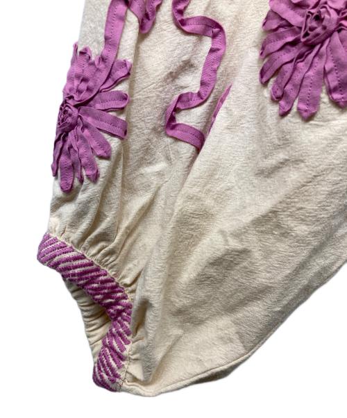 sara mallika（サラマリカ）sara mallika (サラマリカ) Deepika Tape Emb Dress ベージュ×パープル サイズ:S 未使用品の古着・服飾アイテム