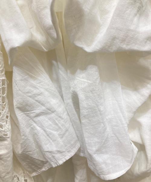 crinkle crinkle crinkle（クリンクル クリンクル クリンクル）crinkle crinkle crinkle (クリンクル クリンクル クリンクル) カットワークキャミワンピース ホワイト サイズ:Freeの古着・服飾アイテム