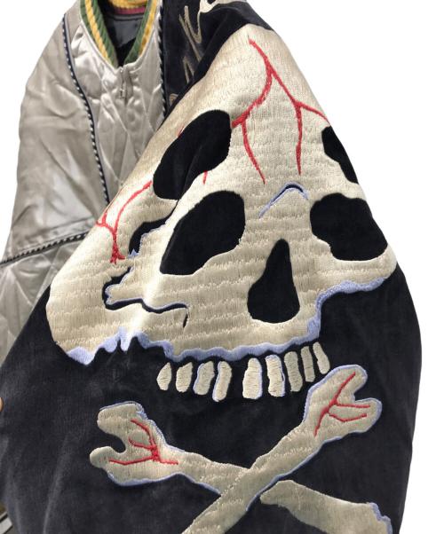 KAPITAL（キャピタル）KAPITAL (キャピタル) SHAM BOMBER レーヨンサテンキルティングスカジャン グレー×ブラック サイズ:4(XL)の古着・服飾アイテム