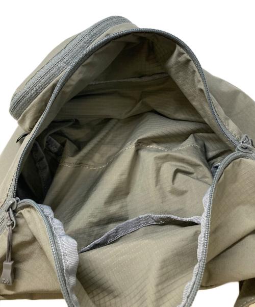 DAIWA PIER39（ダイワ ピア39）DAIWA PIER39 (ダイワ ピア39) TECH TRAVEL EXPAND FANNY BAG カーキの古着・服飾アイテム