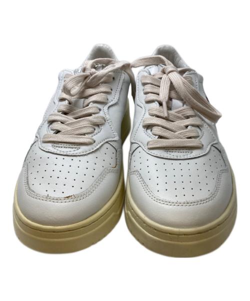 AUTRY（オートリ―）AUTRY (オートリ―) MEDALIST ローカットスニーカー ホワイト サイズ:41の古着・服飾アイテム