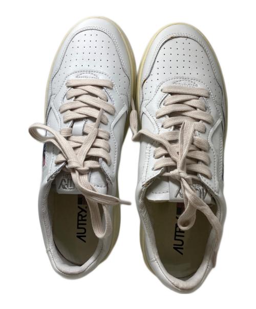 AUTRY（オートリ―）AUTRY (オートリ―) MEDALIST ローカットスニーカー ホワイト サイズ:41の古着・服飾アイテム