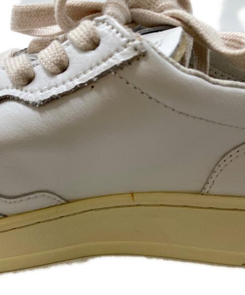 AUTRY（オートリ―）AUTRY (オートリ―) MEDALIST ローカットスニーカー ホワイト サイズ:41の古着・服飾アイテム