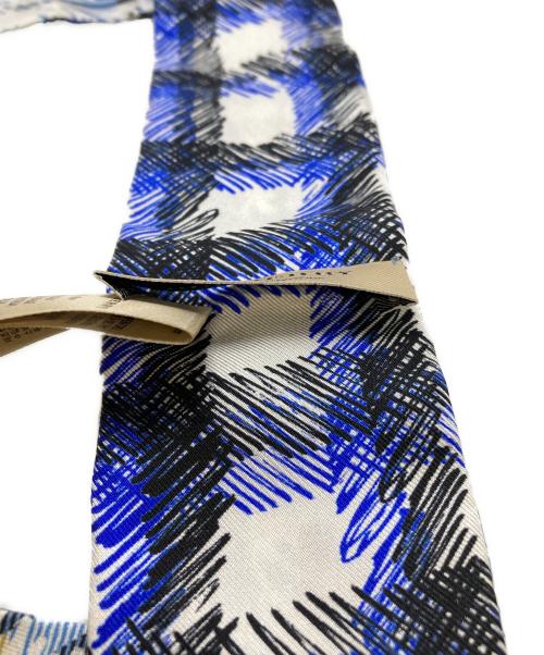 BURBERRY LONDON（バーバリーロンドン）BURBERRY LONDON (バーバリーロンドン) ツイリースカーフ ホワイト×ブルーの古着・服飾アイテム