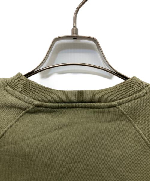 maison kitsune（メゾンキツネ）MAISON KITSUNE (メゾンキツネ) フォックスロゴクルーネックスウェッ オリーブ サイズ:Sの古着・服飾アイテム