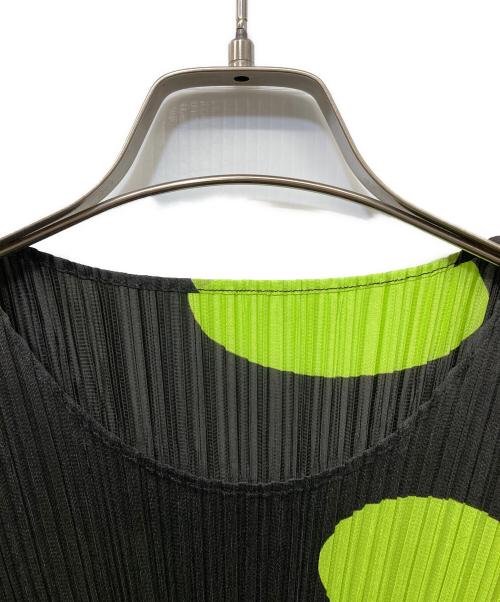 PLEATS PLEASE（プリーツプリーズ）PLEATS PLEASE (プリーツプリーズ) ドットプリーツカットソー ブラック×グリーン サイズ:3の古着・服飾アイテム