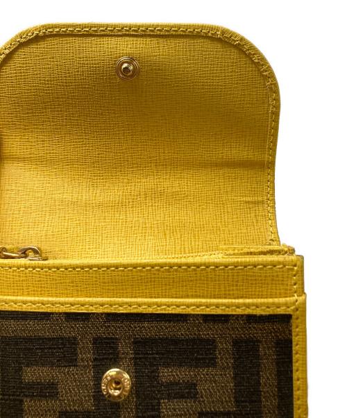 FENDI（フェンディ）FENDI (フェンディ) ズッカ柄コンパクトウォレット ブラウンの古着・服飾アイテム