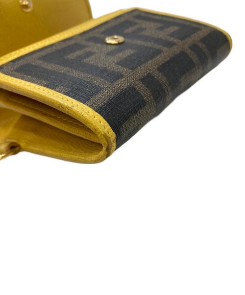 FENDI（フェンディ）FENDI (フェンディ) ズッカ柄コンパクトウォレット ブラウンの古着・服飾アイテム