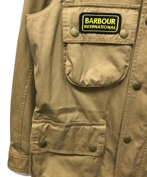 Barbour（バブアー）Barbour (バブアー) ウォッシュドツイルインターナショナルジャケット ベージュ サイズ:Sの古着・服飾アイテム