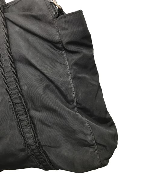 PRADA（プラダ）PRADA (プラダ) ロゴ刺繍ナイロンハンドバッグ ブラックの古着・服飾アイテム