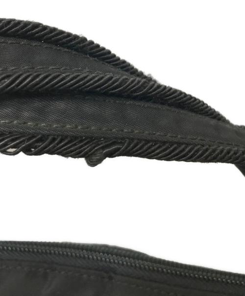 PRADA（プラダ）PRADA (プラダ) ロゴ刺繍ナイロンハンドバッグ ブラックの古着・服飾アイテム