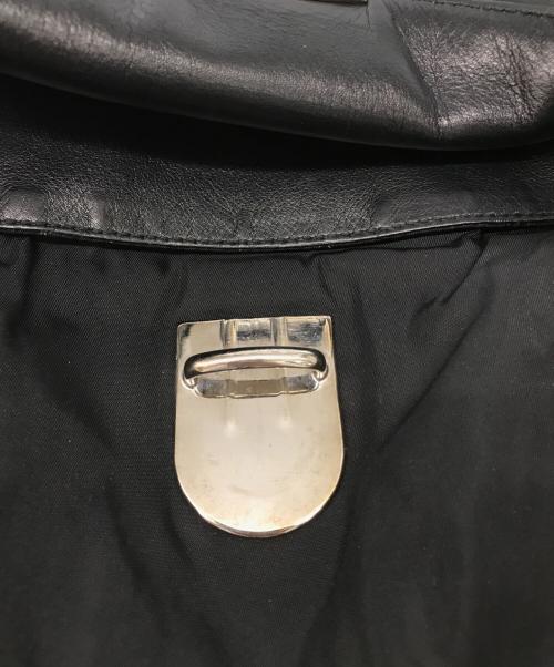 PRADA（プラダ）PRADA (プラダ) レザーフラップナイロンハンドバッグ ブラックの古着・服飾アイテム