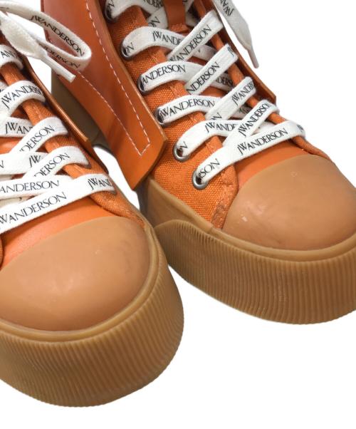 J.W.ANDERSON（ジェイダブリューアンダーソン）J.W.ANDERSON (ジェイダブリューアンダーソン) LOGO HIGH TOP SNEAKER オレンジ サイズ:40の古着・服飾アイテム