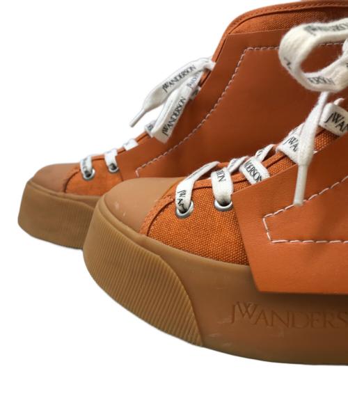 J.W.ANDERSON（ジェイダブリューアンダーソン）J.W.ANDERSON (ジェイダブリューアンダーソン) LOGO HIGH TOP SNEAKER オレンジ サイズ:40の古着・服飾アイテム