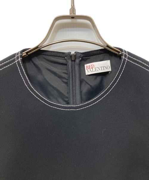 RED VALENTINO（レッドヴァレンティノ）RED VALENTINO (レッドヴァレンティノ) ステッチノースリーブワンピース ブラック サイズ:42の古着・服飾アイテム