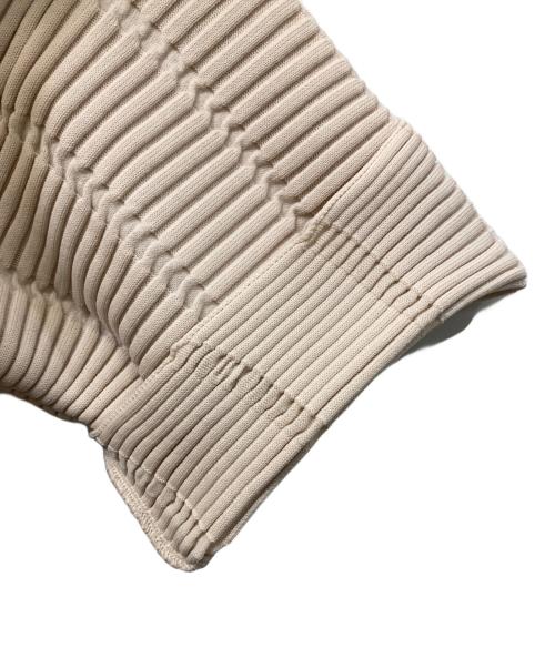 PLEATS PLEASE（プリーツプリーズ）PLEATS PLEASE (プリーツプリーズ) Jiggly プルオーバー ベージュ サイズ:Freeの古着・服飾アイテム