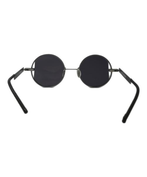 ASSEMBLEDISASSEMBLE（アセンブルディスアセンブル）ASSEMBLEDISASSEMBLE (アセンブルディスアセンブル) TWO FACE メタルサングラス グレー サイズ:44□21-151の古着・服飾アイテム