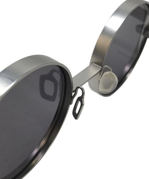 ASSEMBLEDISASSEMBLE（アセンブルディスアセンブル）ASSEMBLEDISASSEMBLE (アセンブルディスアセンブル) TWO FACE メタルサングラス グレー サイズ:44□21-151の古着・服飾アイテム