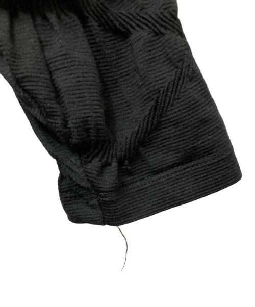 ISSEY MIYAKE（イッセイミヤケ）ISSEY MIYAKE (イッセイミヤケ) デザインカーディガン ブラック サイズ:SIZE 2の古着・服飾アイテム